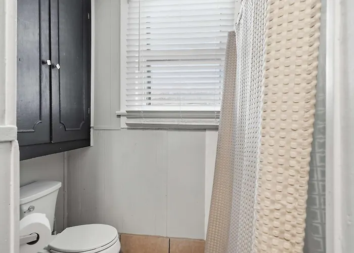 Bright 4br Retreat Near Downtown Lafayette
