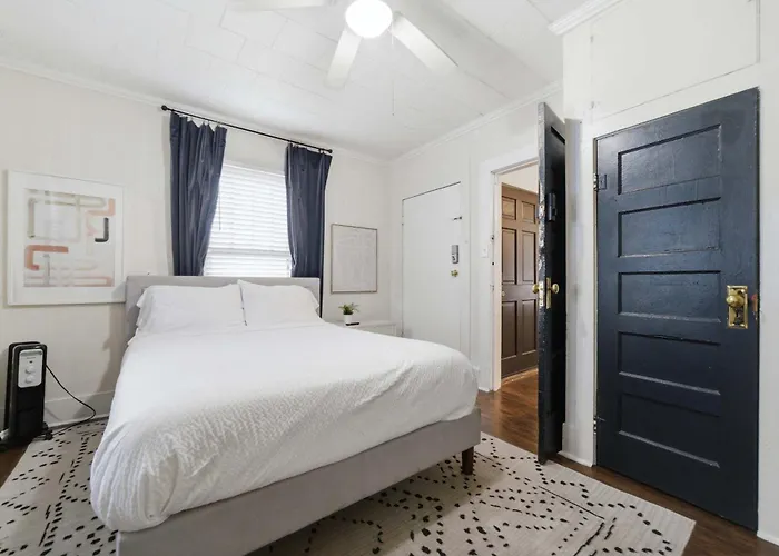 Bright 4br Retreat Near Downtown Hébergement de vacances Lafayette